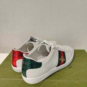Women Gucci New Ace Bee Embroidered Sneakers 37